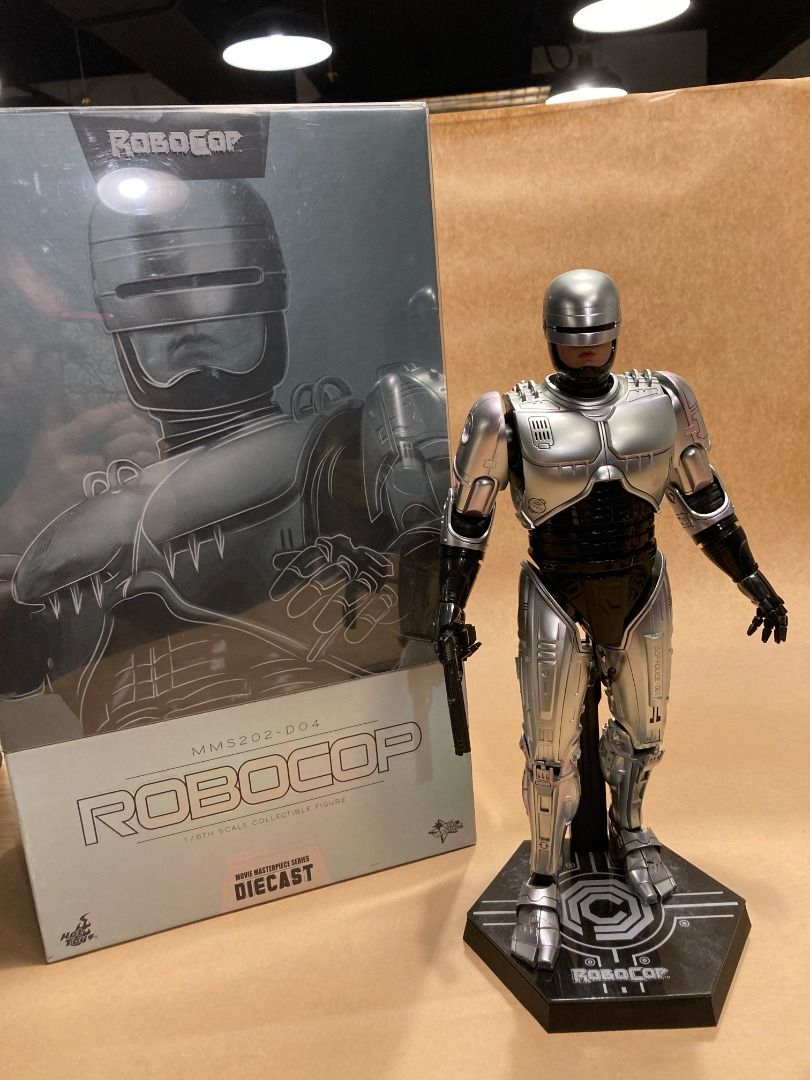 20€ sur Figurine Hot Toys MMS266 - Robocop - Robocop Battle Damaged Version & Alex Murphy