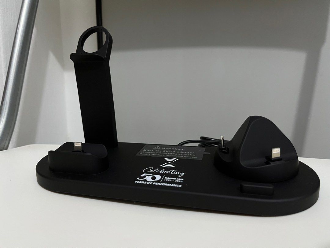 iPhone multi function charging stand (Category: Chargers & Cables) located in Singapore. Submitted by ying_0102 (Listing ID 1254000710, Image 3). Description: .