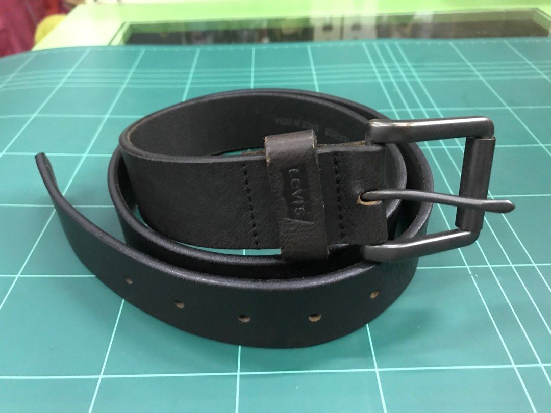 Levis full grain store leather belt