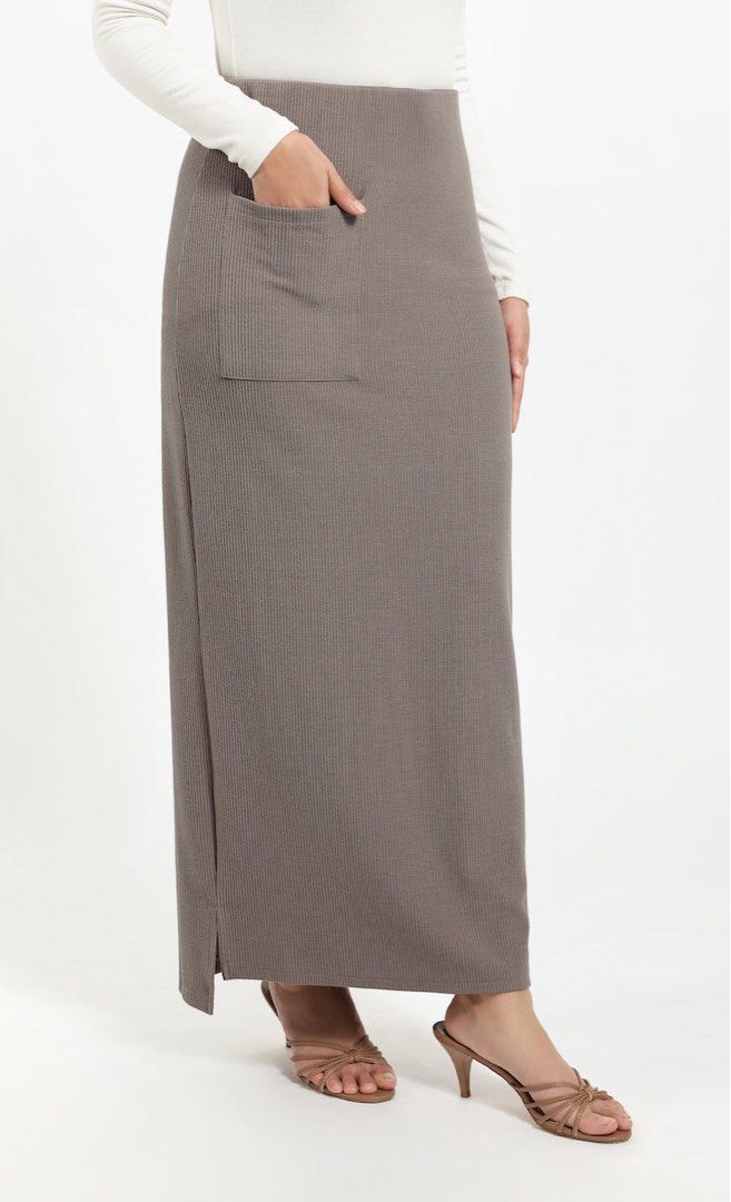 Khaki 2025 ripped skirt
