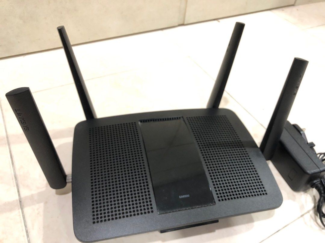 Linksys EA8500 router469024407479265281