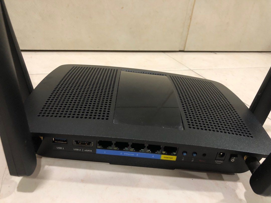 Linksys EA8500 router469024407479265282