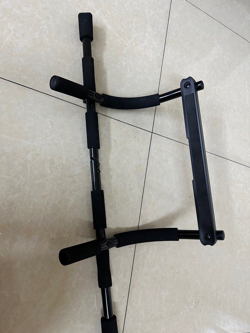 LIVEUP Sports Pull Up ChinUp Bar (94cm), Sports Equipment, Exercise