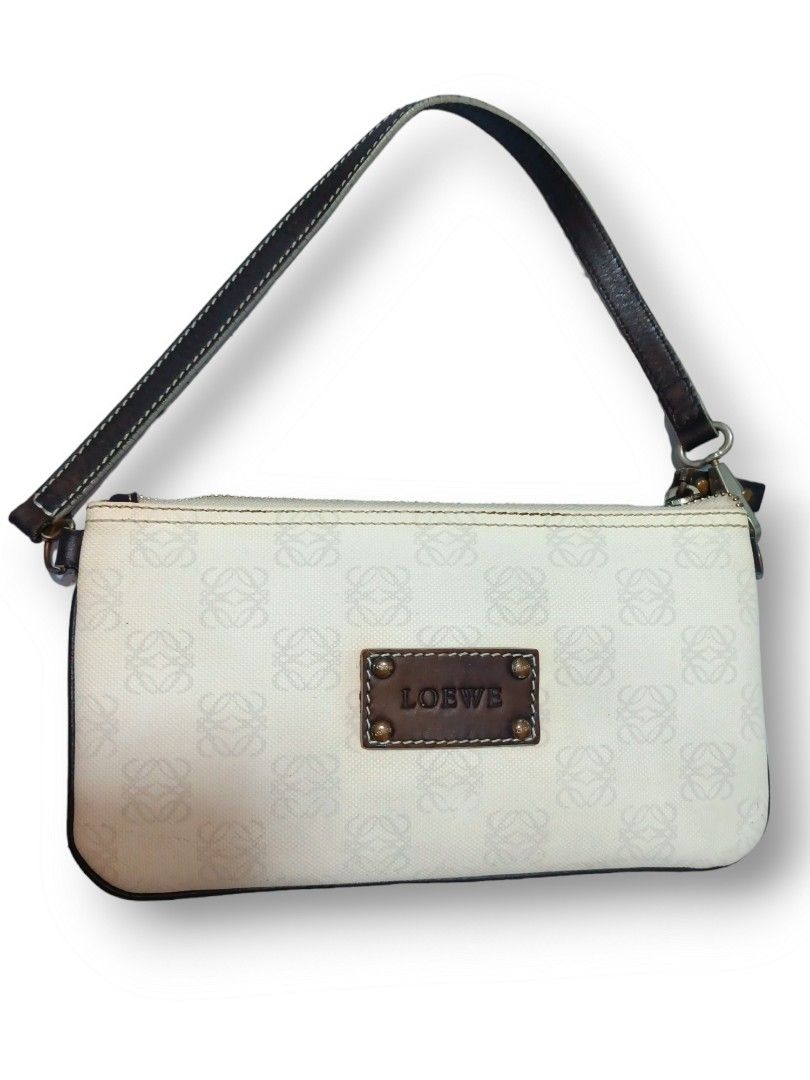 LOEWE BAGUET (Category: Luxury Bags & Wallets) located in Malabon City. Submitted by mistej_restoration (Listing ID 1254071370, Image 2). Description: 22x12cm Handbag / wrist wallet.