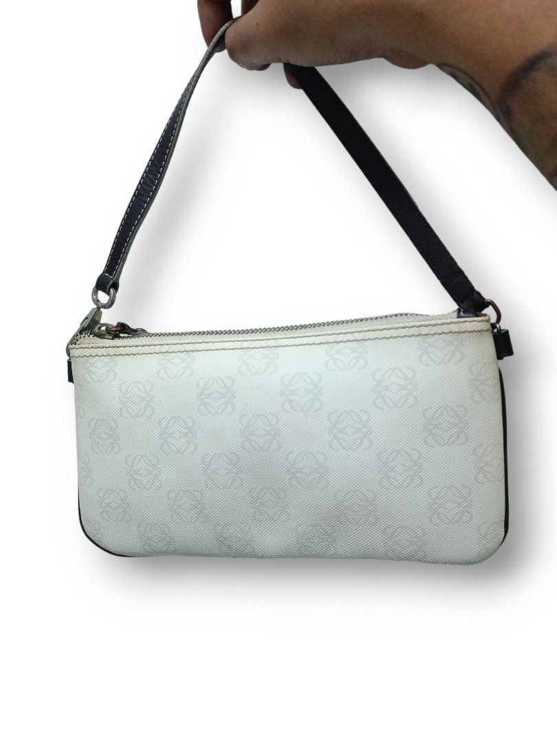 LOEWE BAGUET (Category: Luxury Bags & Wallets) located in Malabon City. Submitted by mistej_restoration (Listing ID 1254071370, Image 3). Description: 22x12cm Handbag / wrist wallet.