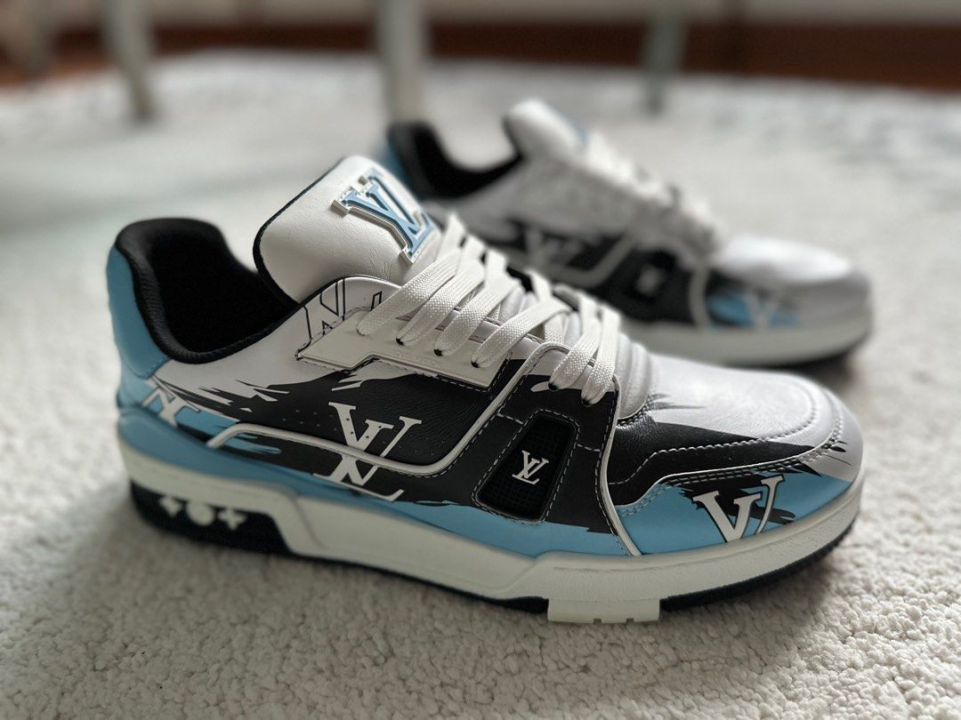 Louis Vuitton LV Trainer Sneaker Blue. Size 01.5