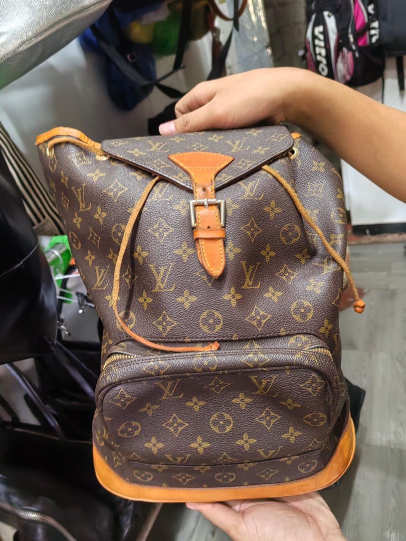 Authentic LV Louis Vuitton LV Montsouris Mini Backpack Vintage, Luxury,  Bags & Wallets on Carousell