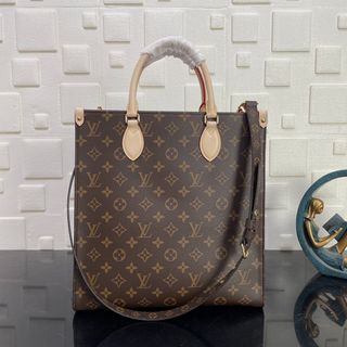 LV Sac Plat XS SS22 Virgil Abloh Louis Vuitton, Luxury, Bags & Wallets on  Carousell