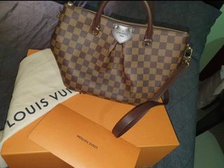 MOA BAGS - BRAND: Louis Vuitton SIZE : midi PRICE: 3000