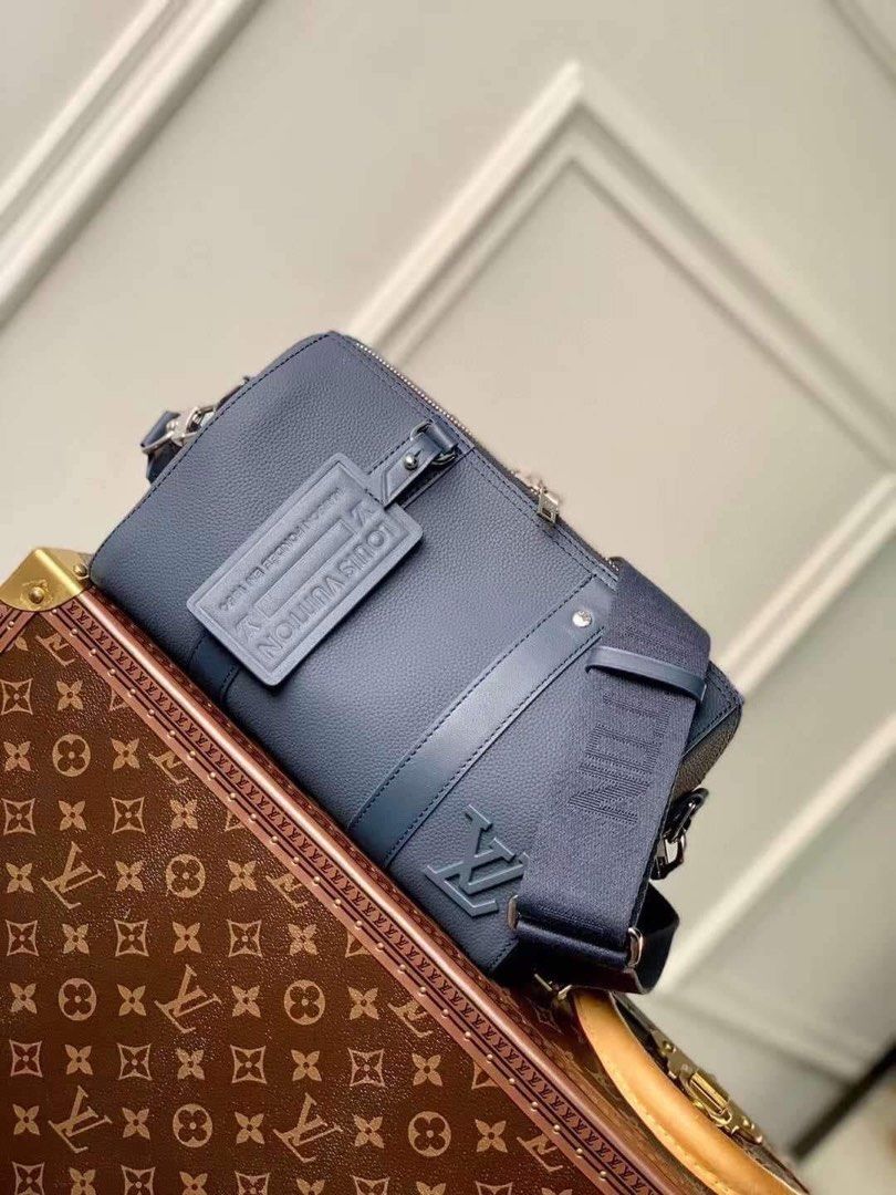 lv unisex bag size 27cm, Luxury, Bags & Wallets on Carousell