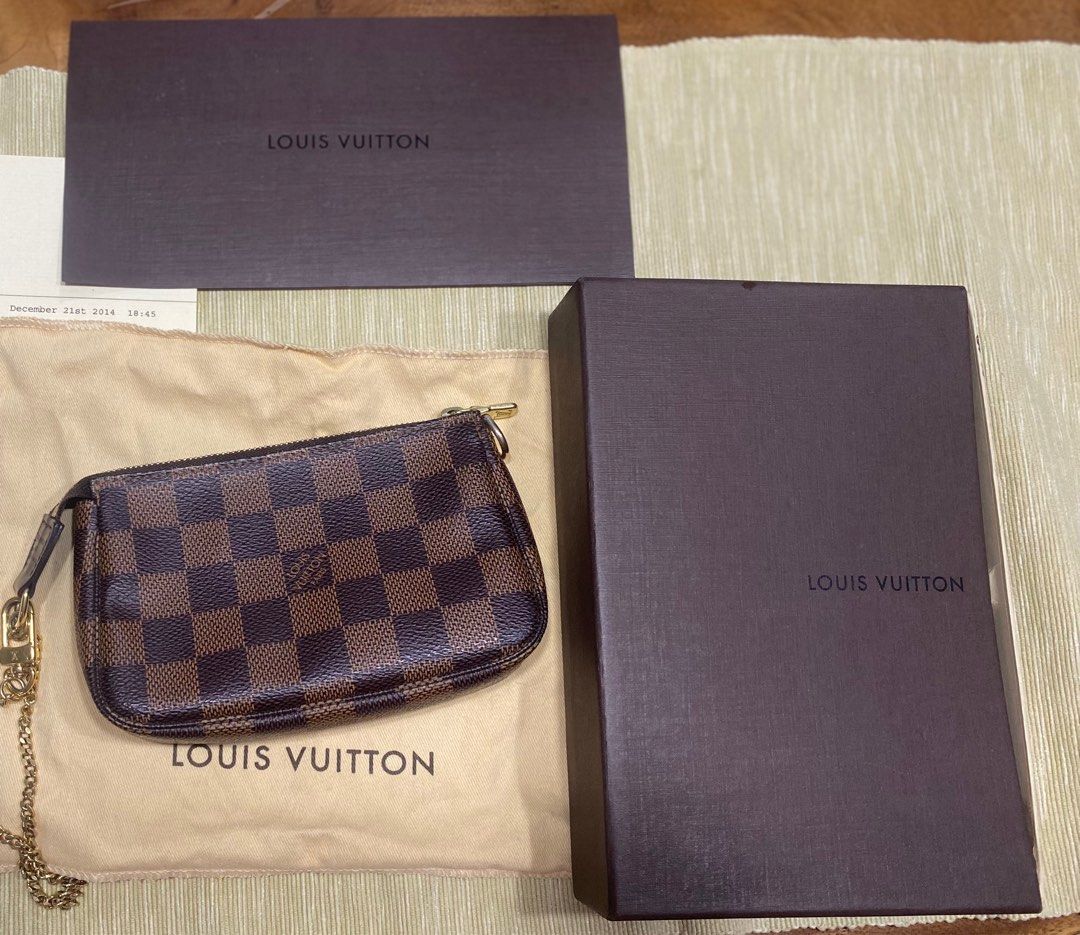 LOUIS VUITTON Christmas Animation Pochette Damier Ebene Accessoires Po