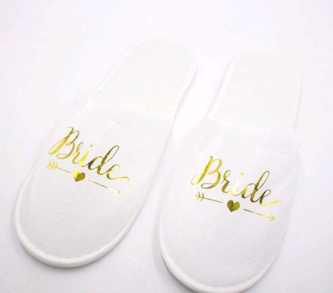 Gold deals bedroom slippers