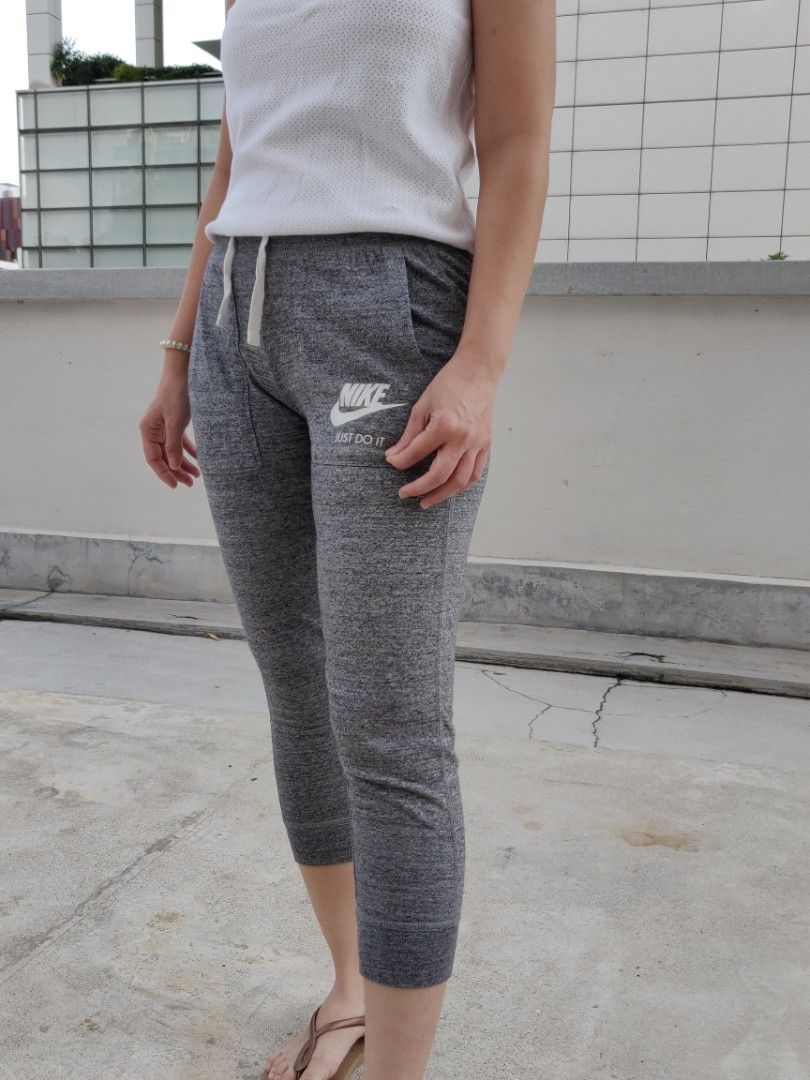 Nike 7/8 length pants size XS, Women's Fashion, Activewear on