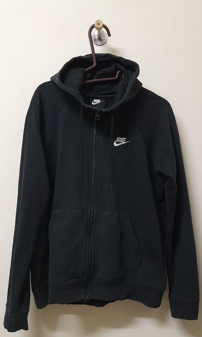 Nike hodie, Men's Fashion, Tops & Sets, Hoodies on Carousell
