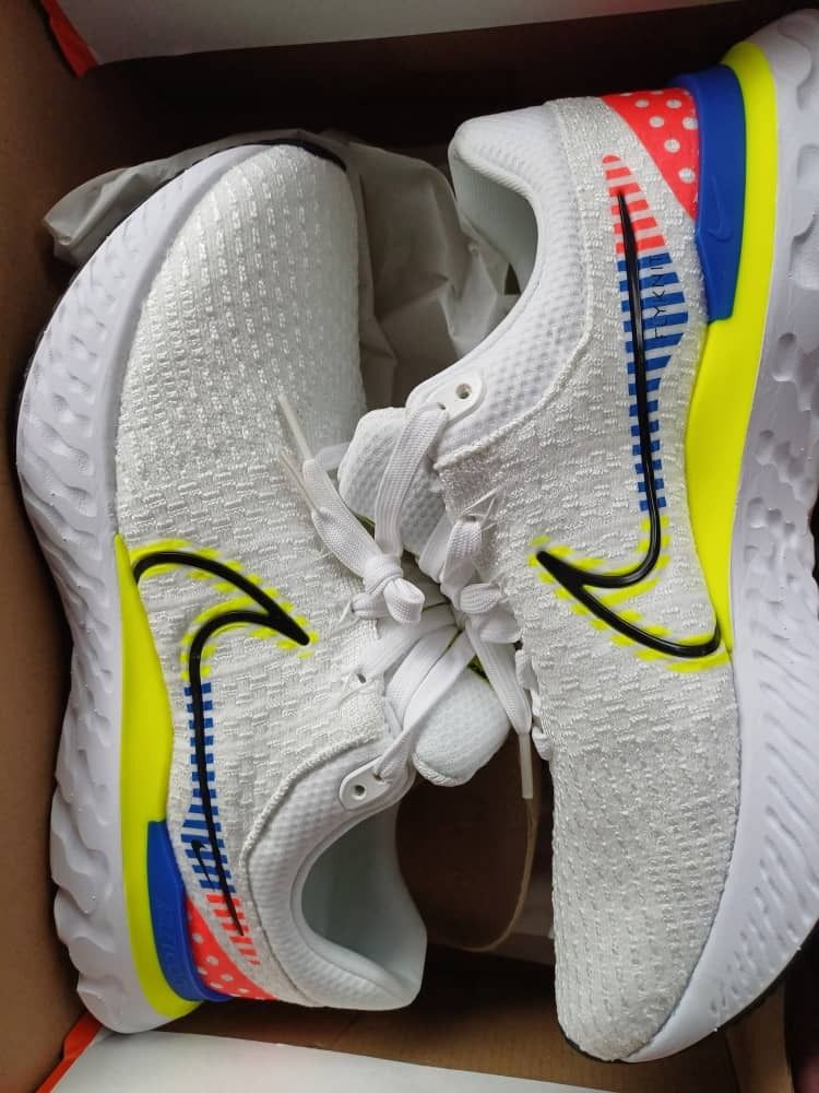 Nike react flyknit white racer blue hot sale