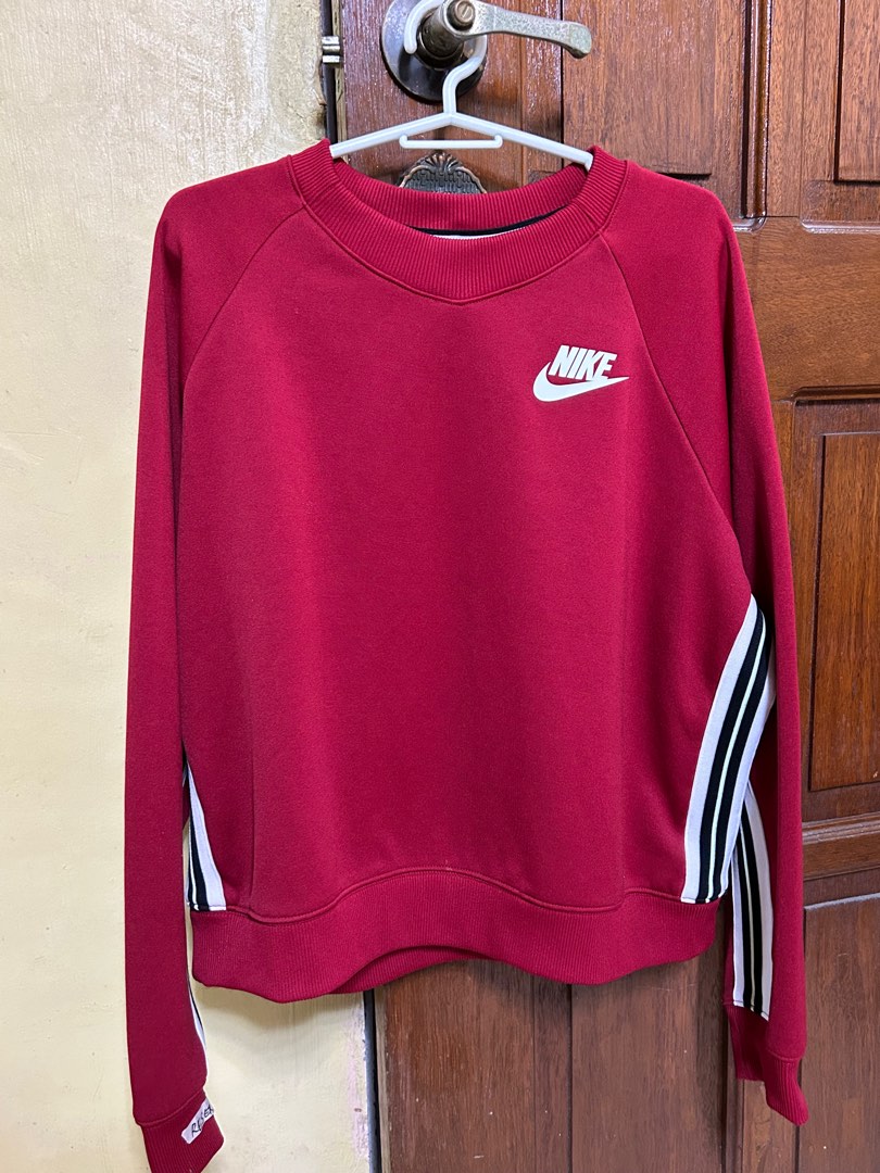 mens red nike top