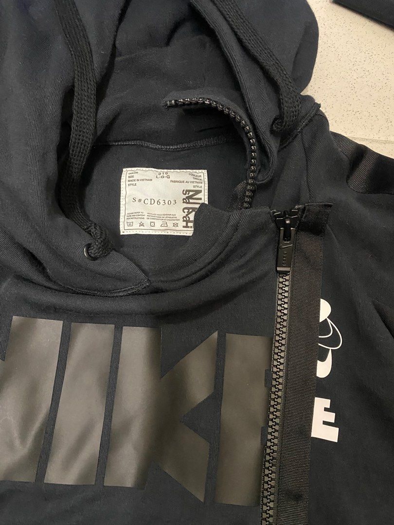 Nike x sacai hoodie jacket, 男裝, 外套及戶外衣服- Carousell