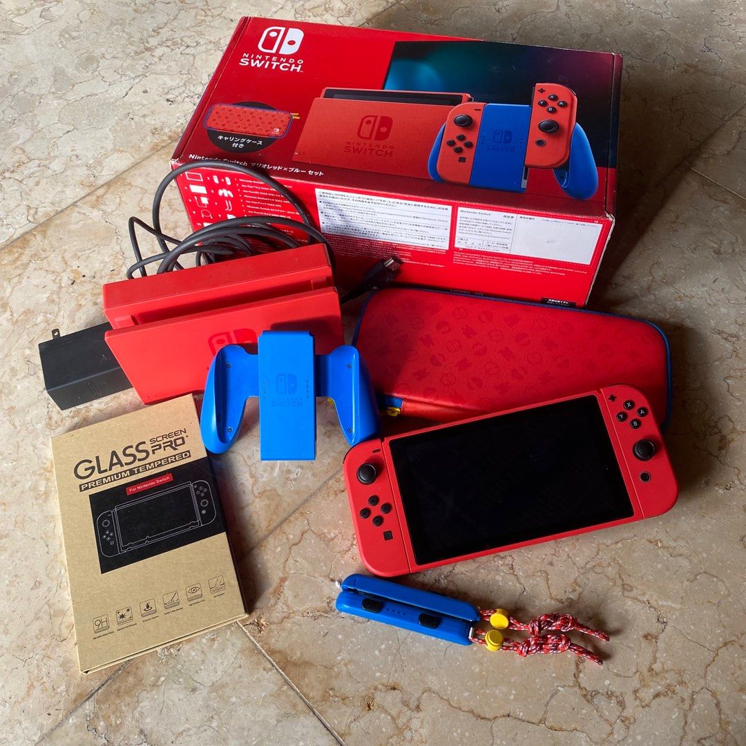 任天堂 Switch red＆ブルー Nintendo Switch - Neon Blue + Neon Red Joy-Con - Nintendo
