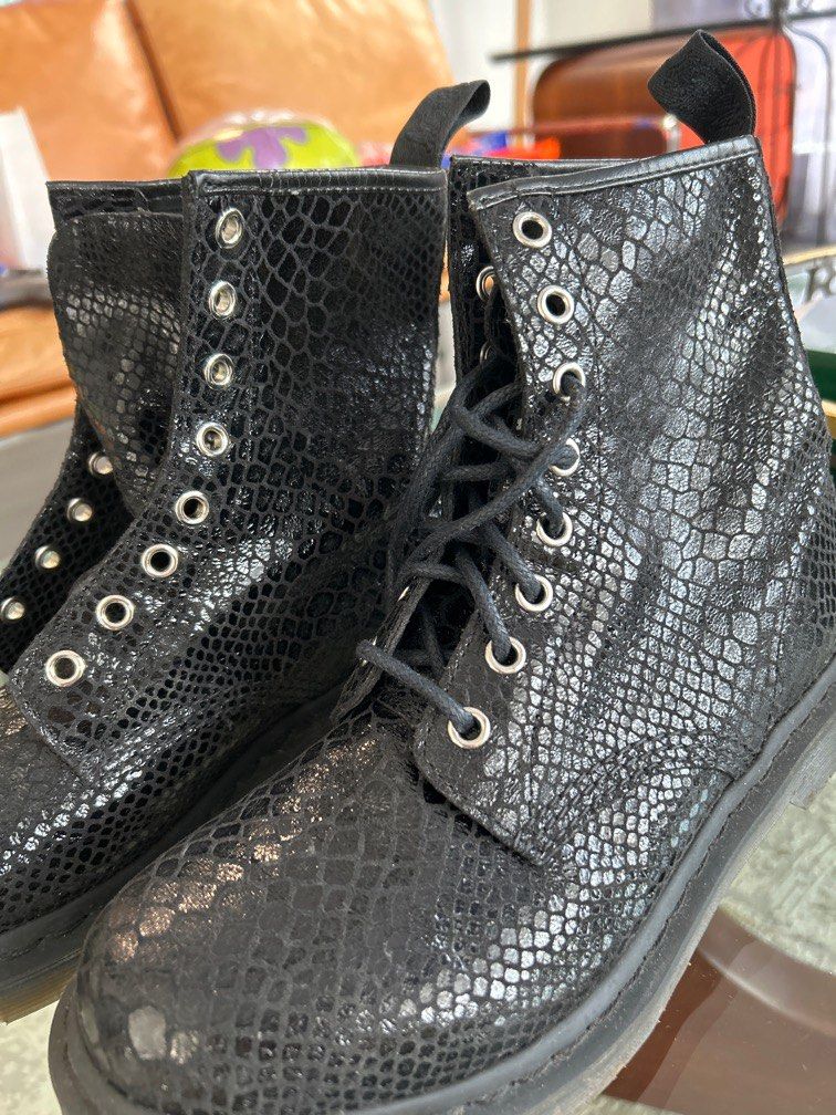 Dr martens hot sale hi shine snake