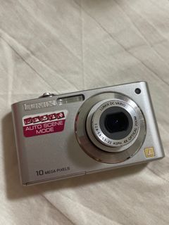 (Category: ) located in . Submitted by ceoretrocamera (Listing ID 1254008315, Image 1). Description: .