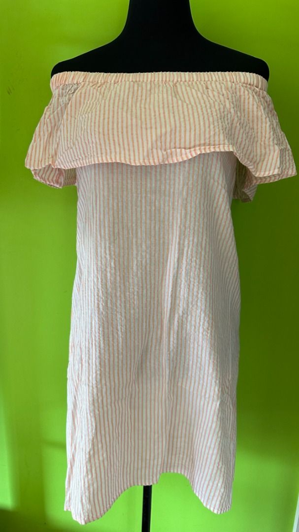 PARFOIS Sundress (Category: Dresses) located in Quezon City. Submitted by ccsonceloveditems (Listing ID 1253972683, Image 1). Description: PARFOIS Sundress Garterized neckline, can be worn as off-shoulder or as billowy sleeves Pastel orange stripes Cotton fabric Perfect for your next summer outing! Fits Small to Medium MOP: Gcash BPI.