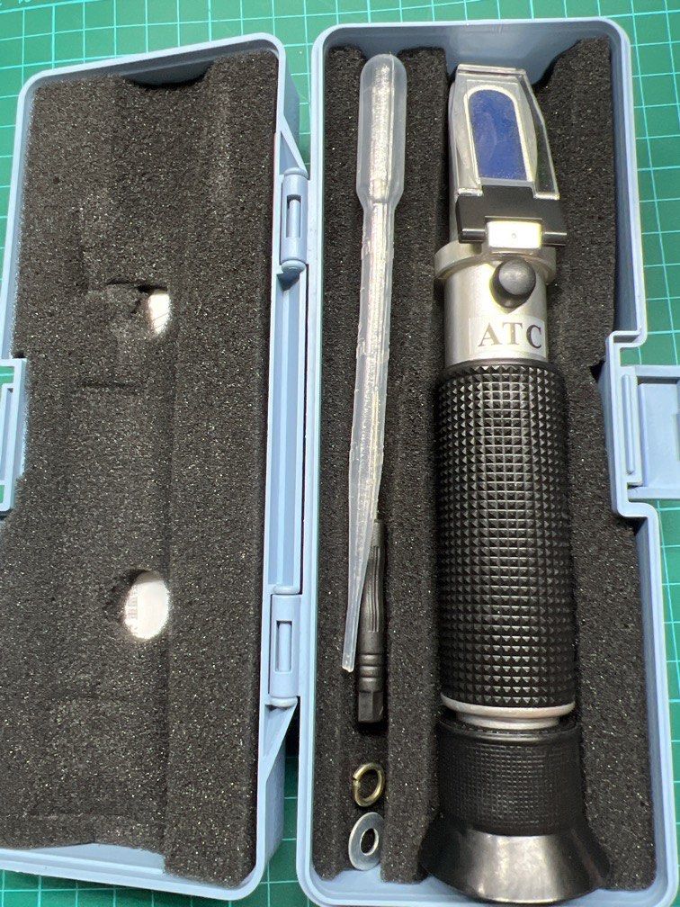 portable refractometer (Category: Other Accessories) located in Singapore. Submitted by jaydenlym22 (Listing ID 1254031176, Image 2). Description: test for salt .