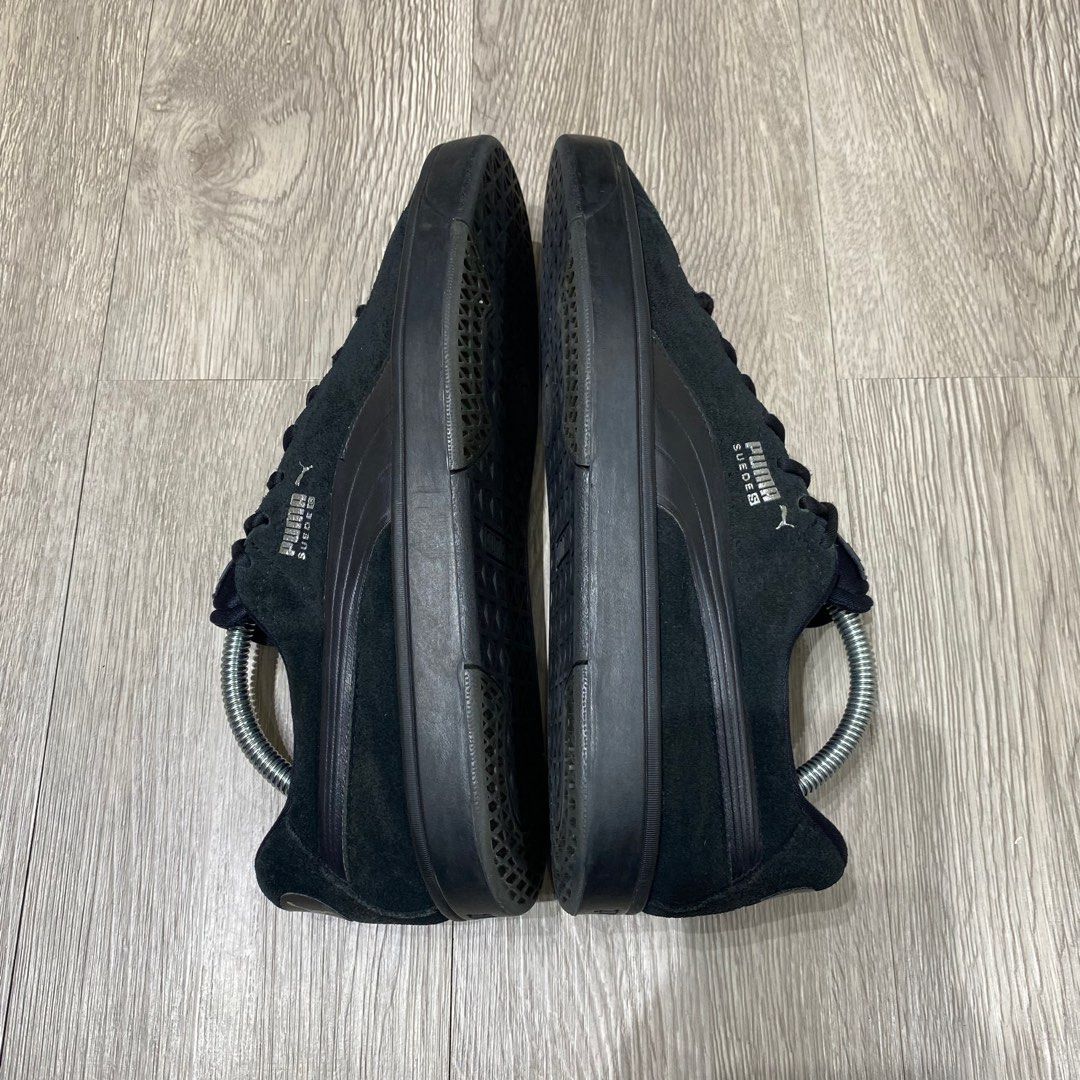 Solid deals puma suede