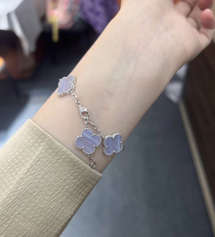 Purple vca alhambra chalcedony SALE bracelet 5 motifs Women s