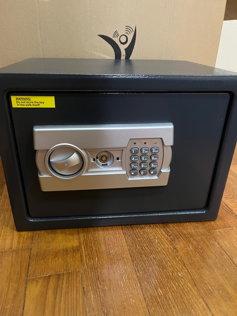 Yale Safe Box, Furniture & Home Living, Security & Locks, Safe on Carousell