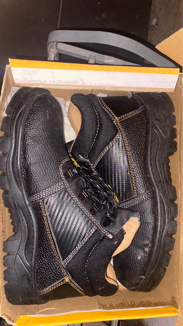 safety boots cost