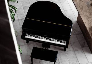 SINGING & PIANO LEISURE LESSON