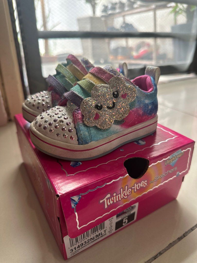 Skechers twinkle toes size 4 deals