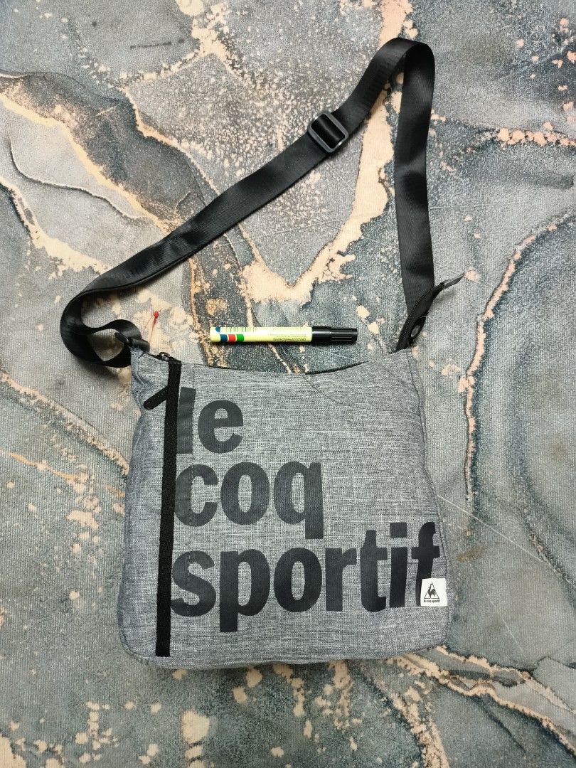 Le coq deals sportif sling bag