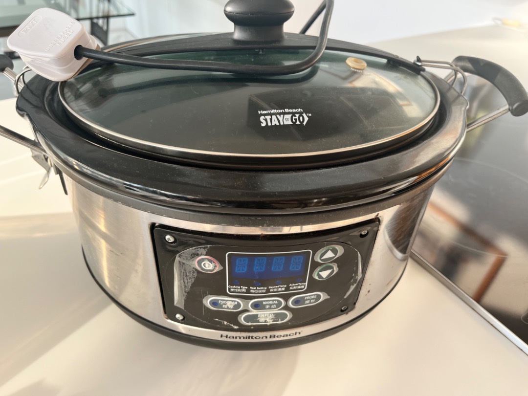 Slow cooker by Hamilton Beach. Pick up on Saturday 16 Sep at river