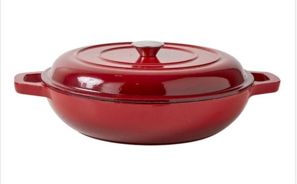 Smith + noble cast iron 4.5litre, Furniture & Home Living, Kitchenware