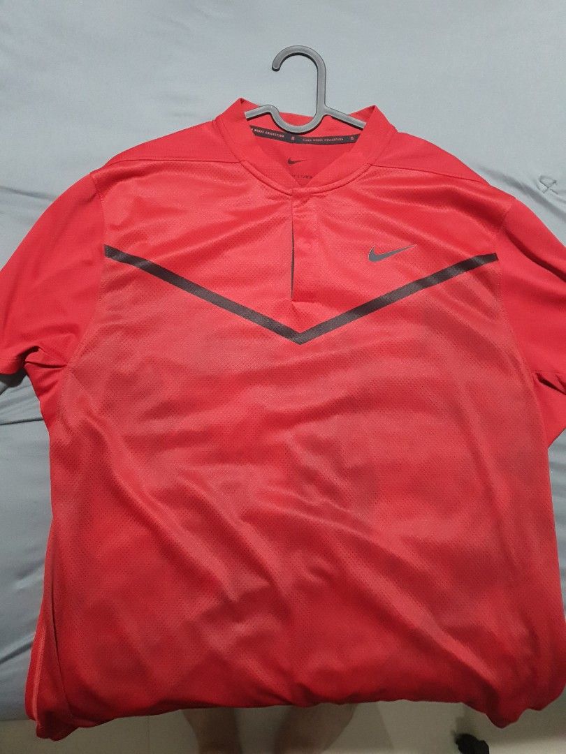 Nike collarless golf 2025 shirts tiger woods