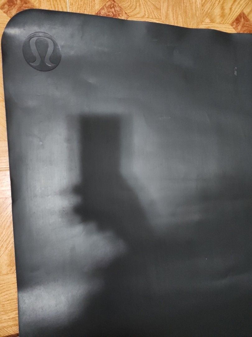 Lululemon yoga mat stains 2025