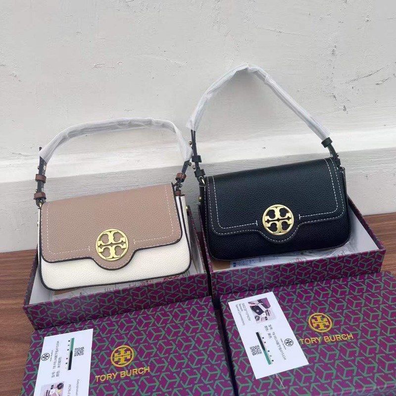 Tory Burch York Small Buckle Tote, Luxury, Bags & Wallets on Carousell