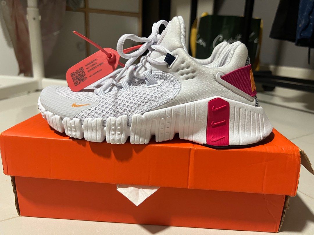 Nike metcon hotsell 4 size 6