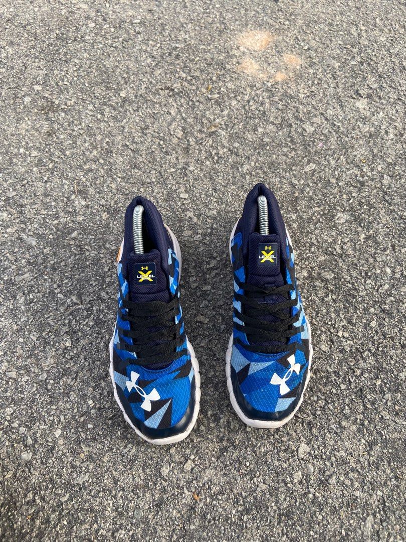 under armour (5uk), Women's Fashion, Footwear, Sneakers on Carousell