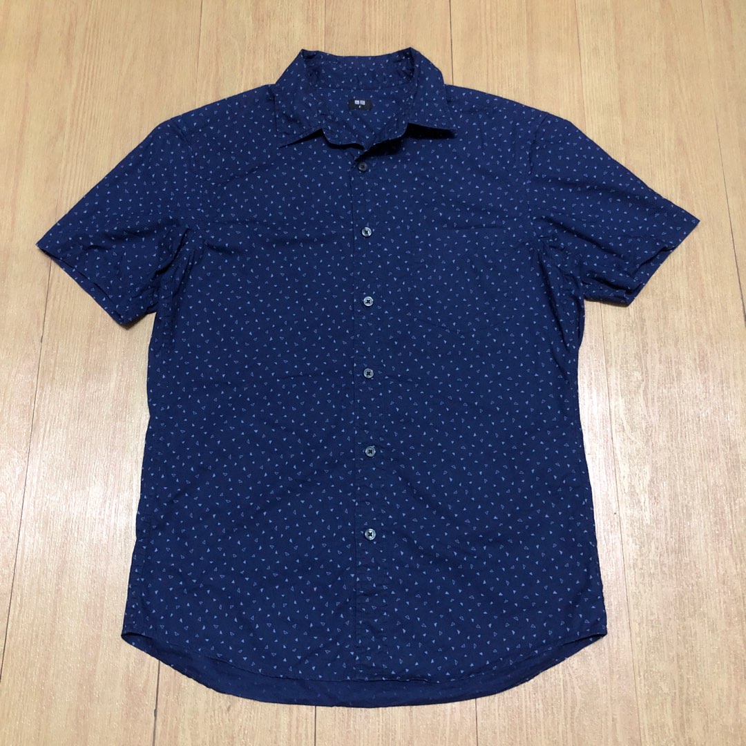 Uniqlo kemeja, Men's Fashion, Tops & Sets, Formal Shirts on Carousell