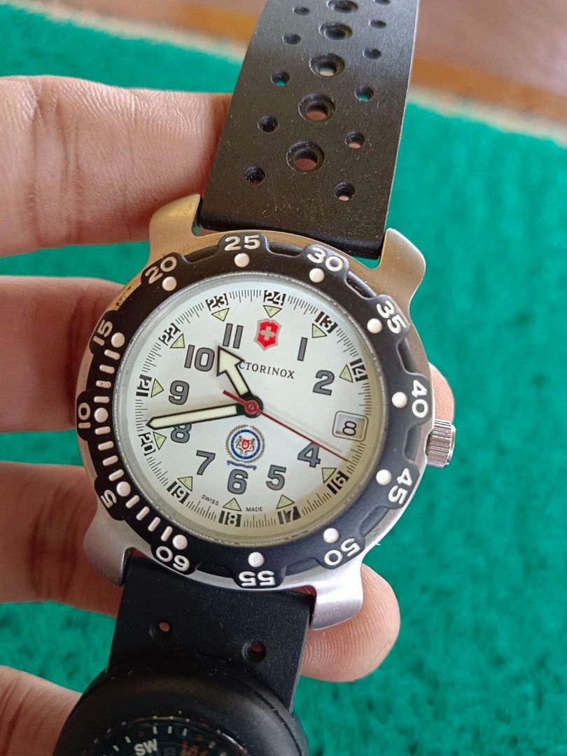 VICTORINOX SWISS ARMY 4.562 Singapore Army Force Military Watch