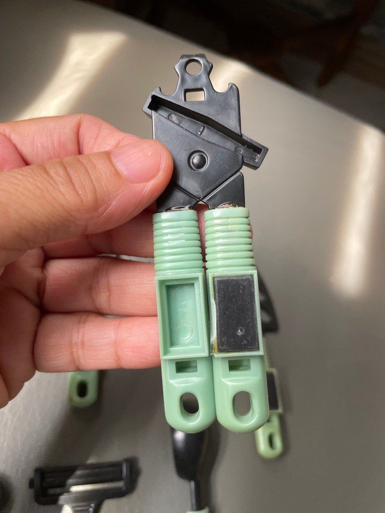 Vintage Kitchen tools ref magnet take all (Category: Cookware & Accessories) located in Marikina City. Submitted by myprelovedcollectibles (Listing ID 1253934008, Image 3). Description: Flaw: missing one magnet Aged.