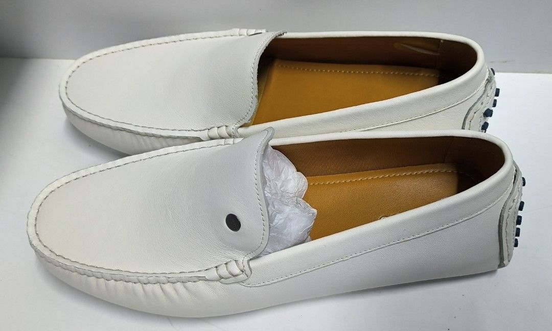 White moccasins top
