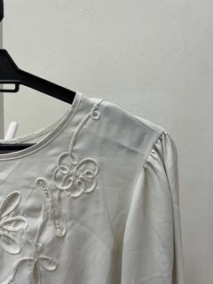 (Category: ) located in . Submitted by wardrobemeletop (Listing ID 1253953301, Image 1). Description: .