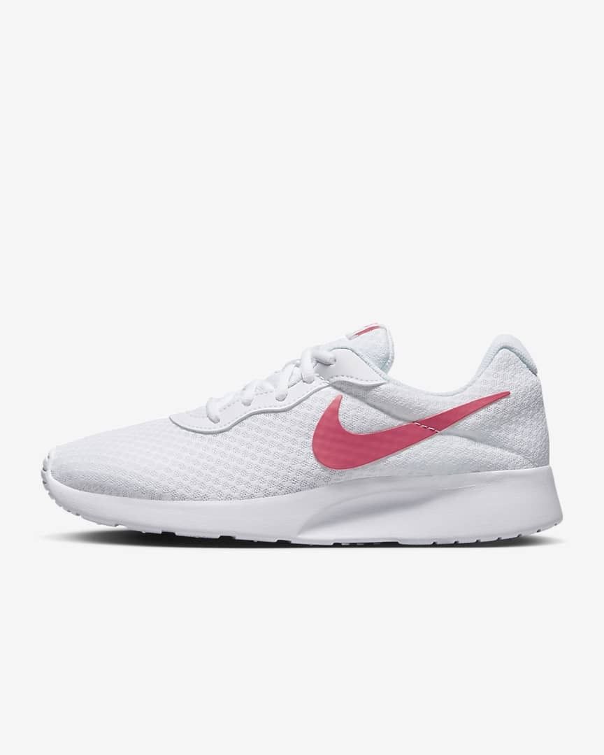 Nike on sale tanjun coral