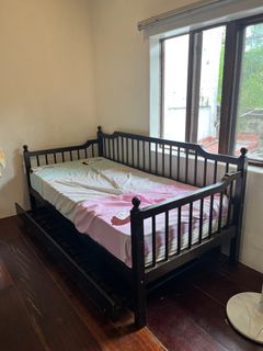 WOODEN BEDFRAME w/ PULLOUT RUSH