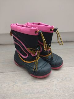 XTM pink snow boots size 31/32
