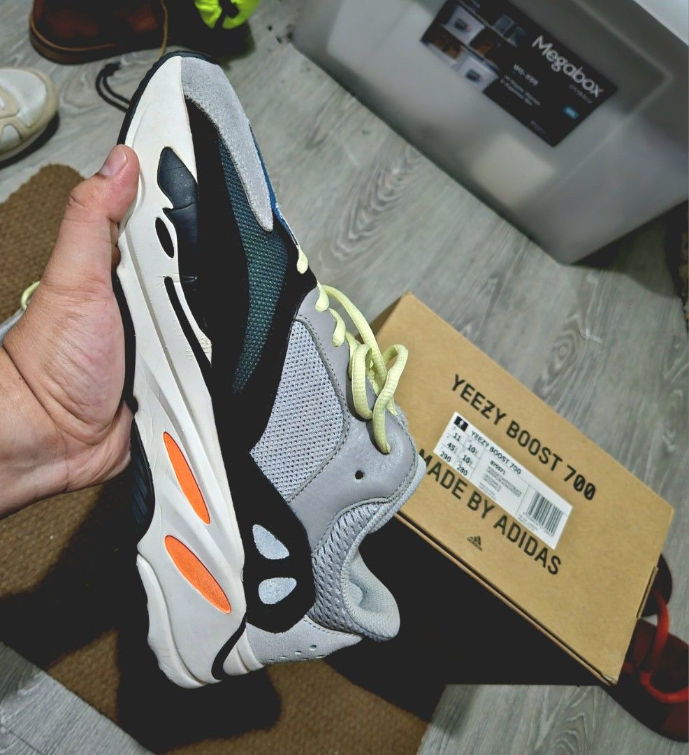 yeezy 700 waverunner price