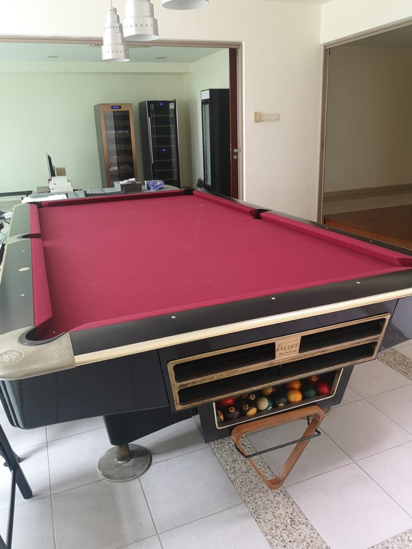9 ft pro sized Aileex Billiard table, Sports Equipment, Sports & Games